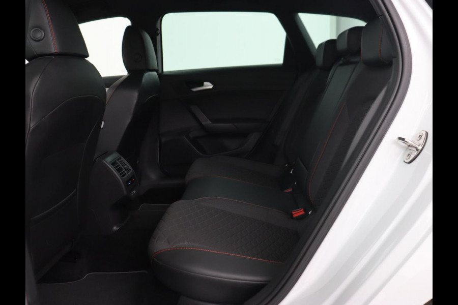 Seat Leon 1.4 TSI eHybrid PHEV FR | Stoelverwarming | Adaptive cruise | Camera | Carplay | Stuurverwarming | 18'' | Navigatie | Park Assist | Keyless | Sportstoelen | Plug In