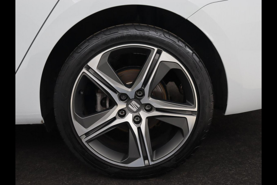 Seat Leon 1.4 TSI eHybrid PHEV FR | Stoelverwarming | Adaptive cruise | Camera | Carplay | Stuurverwarming | 18'' | Navigatie | Park Assist | Keyless | Sportstoelen | Plug In