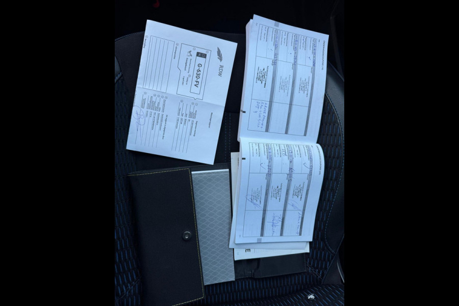 Renault Captur TCe 150 EDC Version S Trekhaak / Alcantara bekleding / Navi / P-sensor + camera / Full LED