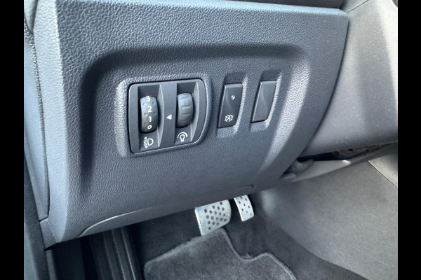 Renault Captur TCe 150 EDC Version S Trekhaak / Alcantara bekleding / Navi / P-sensor + camera / Full LED