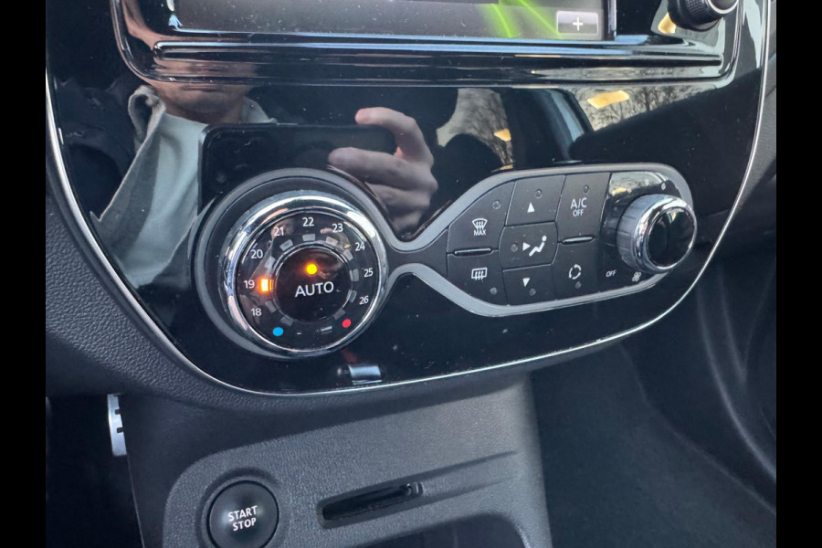 Renault Captur TCe 150 EDC Version S Trekhaak / Alcantara bekleding / Navi / P-sensor + camera / Full LED