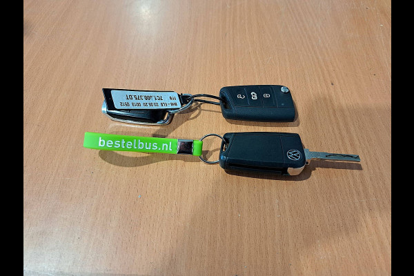 Volkswagen Crafter 35 2.0 TDI L3H2 LED Navi Standkachel Trekhaak PDC Cruise Stoelverwarming Apple Carplay Euro6 140 PK!