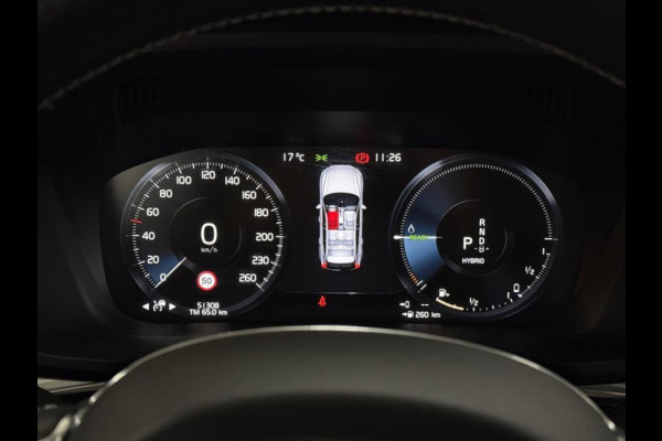 Volvo XC60 2.0 Recharge T6 AWD R-Design Pano H/K HUD Trekh.