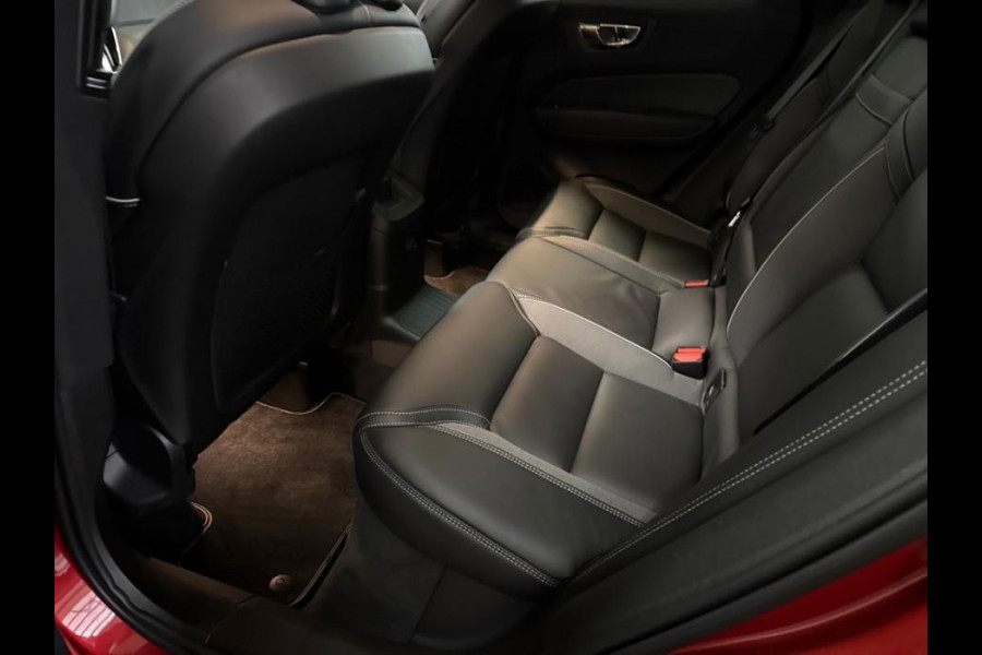 Volvo XC60 2.0 Recharge T6 AWD R-Design Pano H/K HUD Trekh.