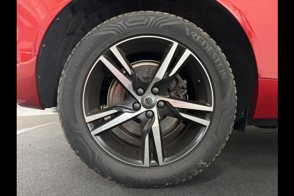 Volvo XC60 2.0 Recharge T6 AWD R-Design Pano H/K HUD Trekh.