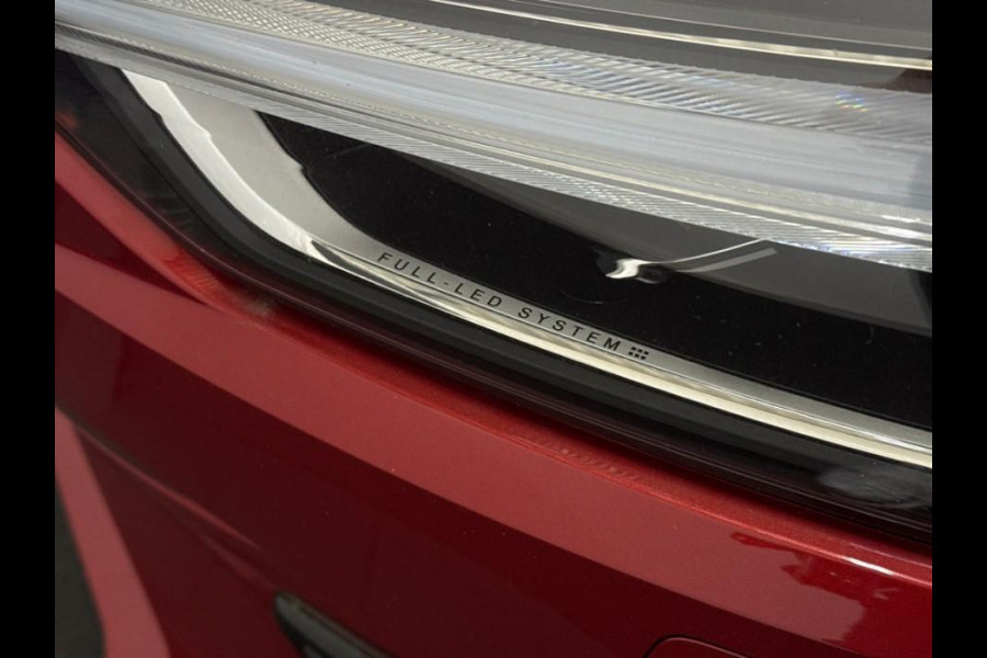 Volvo XC60 2.0 Recharge T6 AWD R-Design Pano H/K HUD Trekh.