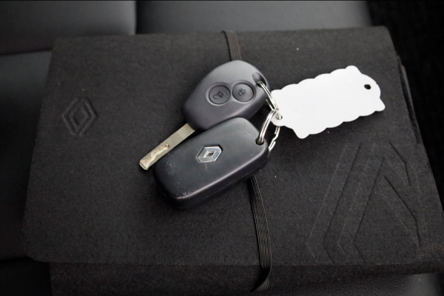 Renault Master T35 2.3 dCi 145pk L3 D.C. Kipper met hoge boorden 05-2023