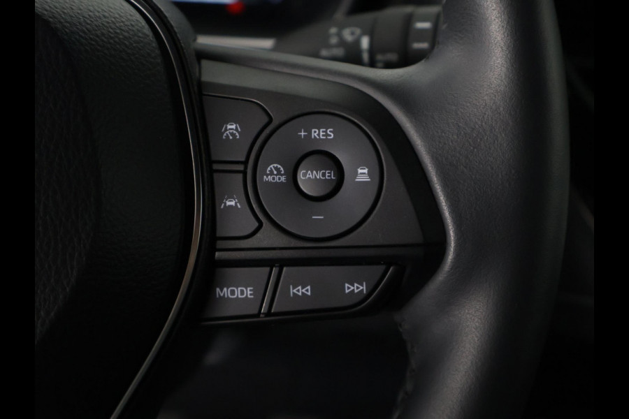 Toyota Corolla Touring Sports Hybrid 140 Business Luxury | Stuur- & Stoelverwarming | Parkeersensoren | Navigatie | Apple Carplay & AndroidAUTO |