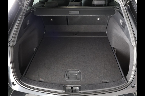 Toyota Corolla Touring Sports Hybrid 140 Business Luxury | Stuur- & Stoelverwarming | Parkeersensoren | Navigatie | Apple Carplay & AndroidAUTO |