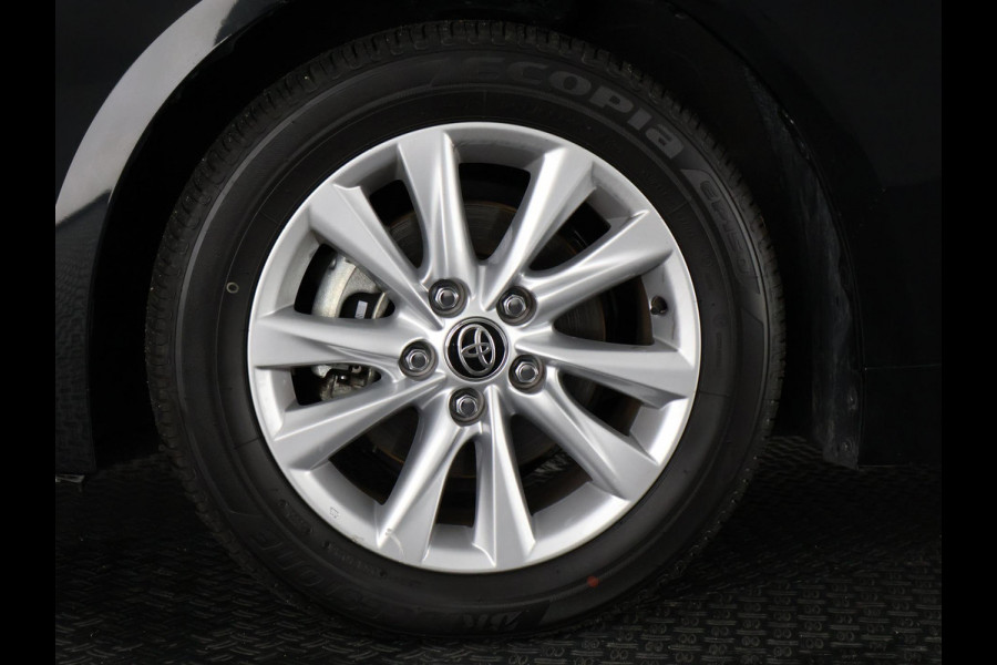 Toyota Corolla Touring Sports Hybrid 140 Business Luxury | Stuur- & Stoelverwarming | Parkeersensoren | Navigatie | Apple Carplay & AndroidAUTO |