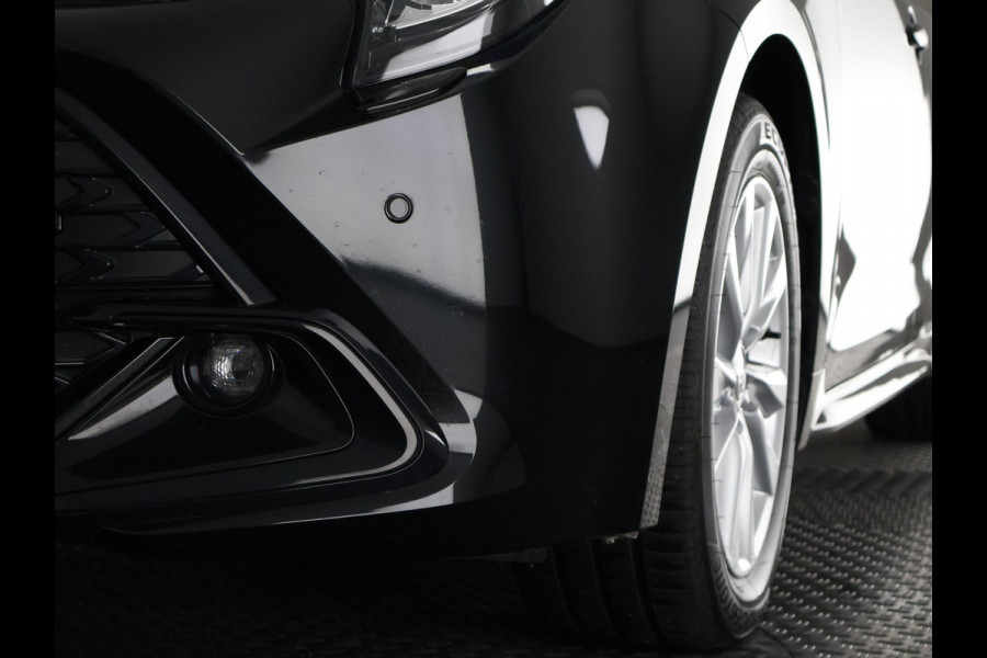 Toyota Corolla Touring Sports Hybrid 140 Business Luxury | Stuur- & Stoelverwarming | Parkeersensoren | Navigatie | Apple Carplay & AndroidAUTO |