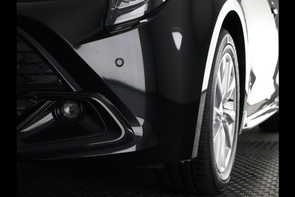 Toyota Corolla Touring Sports Hybrid 140 Business Luxury | Stuur- & Stoelverwarming | Parkeersensoren | Navigatie | Apple Carplay & AndroidAUTO |
