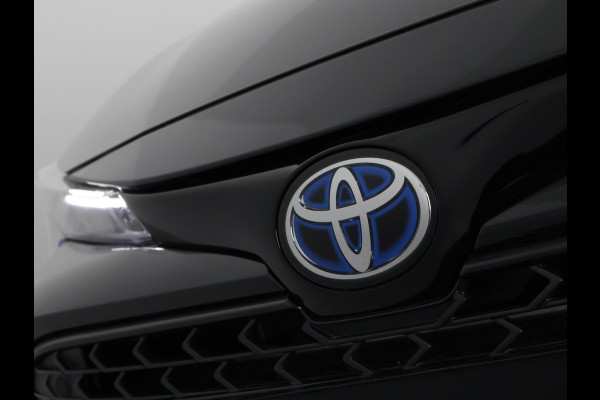 Toyota Corolla Touring Sports Hybrid 140 Business Luxury | Stuur- & Stoelverwarming | Parkeersensoren | Navigatie | Apple Carplay & AndroidAUTO |