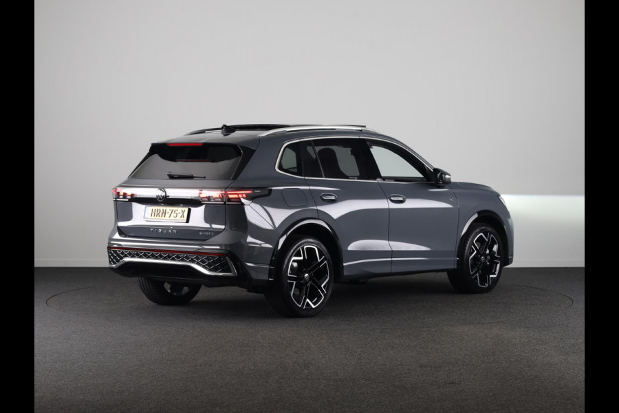 Volkswagen Tiguan 1.5 eHybrid R-Line Edition 204 PK PHEV | Panorama dak | Comfort pakket | Navigatie | Parkeer camera |