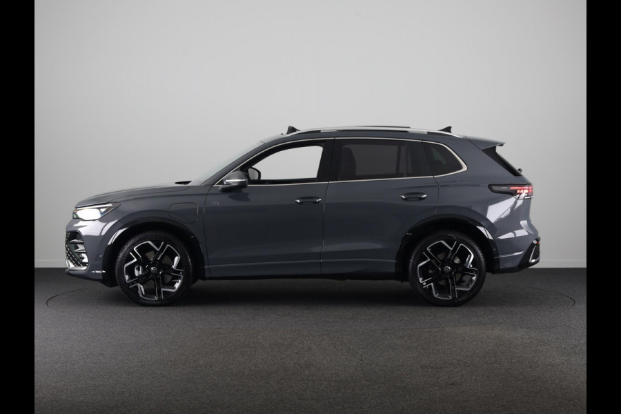 Volkswagen Tiguan 1.5 eHybrid R-Line Edition 204 PK PHEV | Panorama dak | Comfort pakket | Navigatie | Parkeer camera |