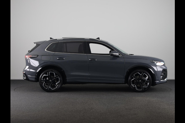 Volkswagen Tiguan 1.5 eHybrid R-Line Edition 204 PK PHEV | Panorama dak | Comfort pakket | Navigatie | Parkeer camera |