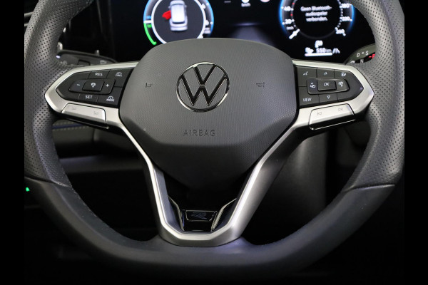 Volkswagen Tiguan 1.5 eHybrid R-Line Edition 204 PK PHEV | Panorama dak | Comfort pakket | Navigatie | Parkeer camera |