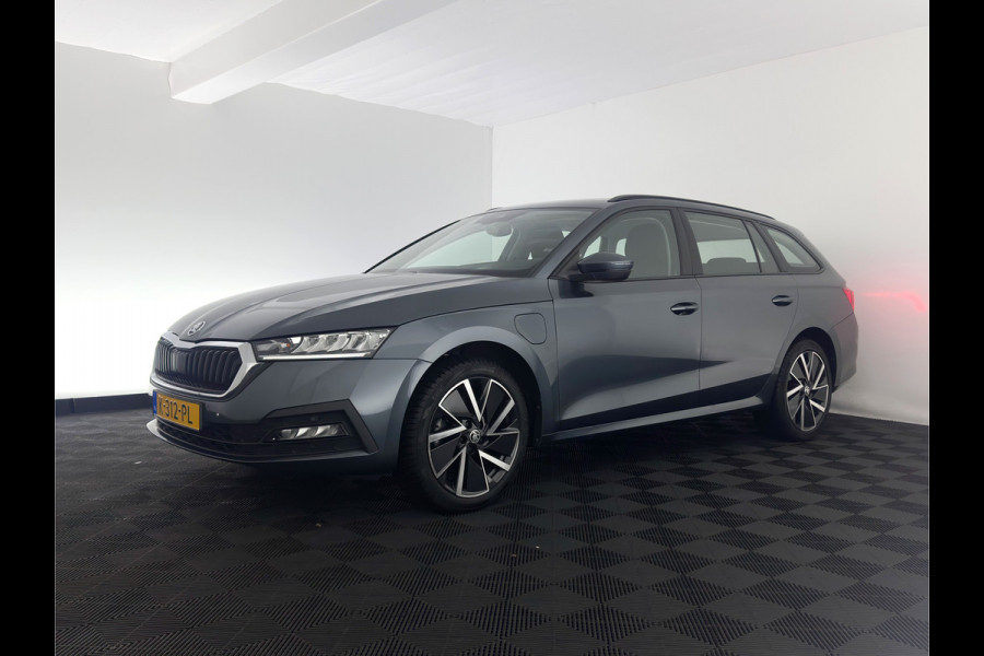 Škoda Octavia Combi 1.4 TSI iV PHEV Business Edition ( Plug-In ) (INCL-BTW) *FULL-LED | DIGI-COCKPIT | NAVI-FULLMAP | SPORT-SEATS | KEYLESS | ECC | PDC | CARPLAY | SHIFT-PADDLES | CRUISE | 18''ALU*