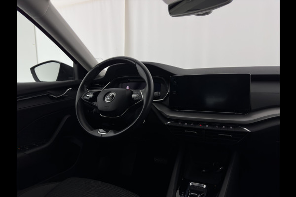 Škoda Octavia Combi 1.4 TSI iV PHEV Business Edition ( Plug-In ) (INCL-BTW) *FULL-LED | DIGI-COCKPIT | NAVI-FULLMAP | SPORT-SEATS | KEYLESS | ECC | PDC | CARPLAY | SHIFT-PADDLES | CRUISE | 18''ALU*