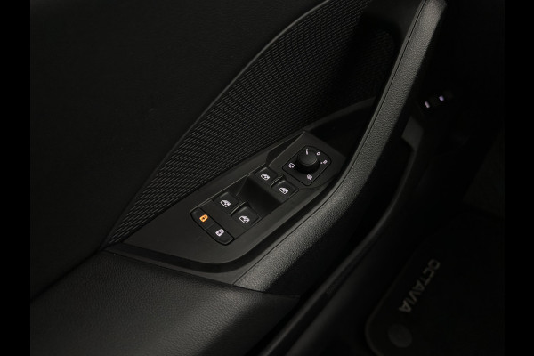 Škoda Octavia Combi 1.4 TSI iV PHEV Business Edition ( Plug-In ) (INCL-BTW) *FULL-LED | DIGI-COCKPIT | NAVI-FULLMAP | SPORT-SEATS | KEYLESS | ECC | PDC | CARPLAY | SHIFT-PADDLES | CRUISE | 18''ALU*