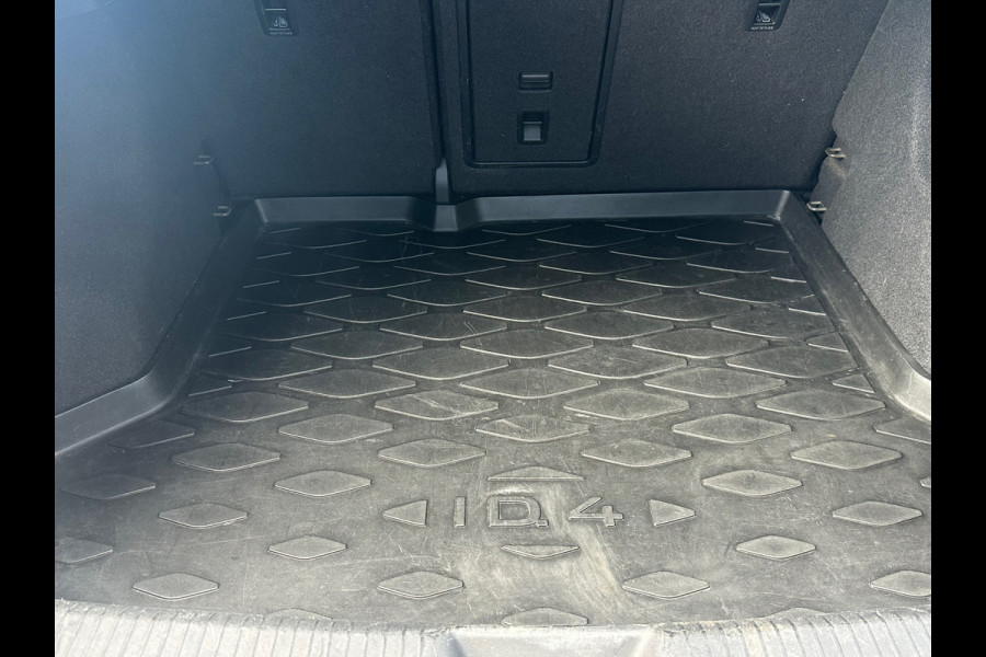 Volkswagen ID.4 First 77 kWh SOH 90%/Adaptive / Camera