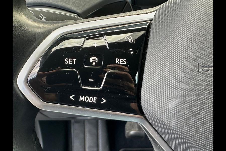 Volkswagen ID.4 First 77 kWh SOH 90%/Adaptive / Camera