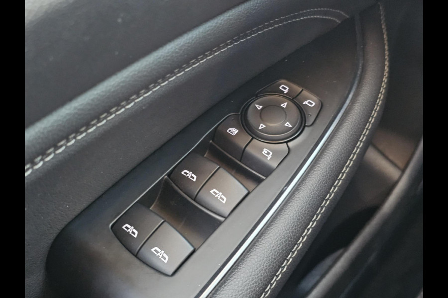 Opel Insignia Grand Sport 1.5 Turbo Innovation Leder | Stuurwielverwarming | verwarmde stoelen v + a | afneembare trekhaak | Panoramadak | Zeer luxe uitvoering! Etc.