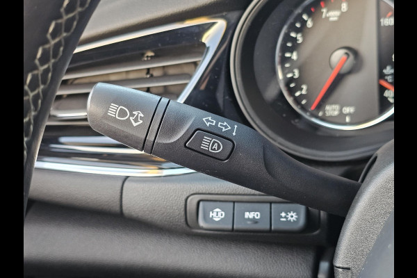 Opel Insignia Grand Sport 1.5 Turbo Innovation Leder | Stuurwielverwarming | verwarmde stoelen v + a | afneembare trekhaak | Panoramadak | Zeer luxe uitvoering! Etc.