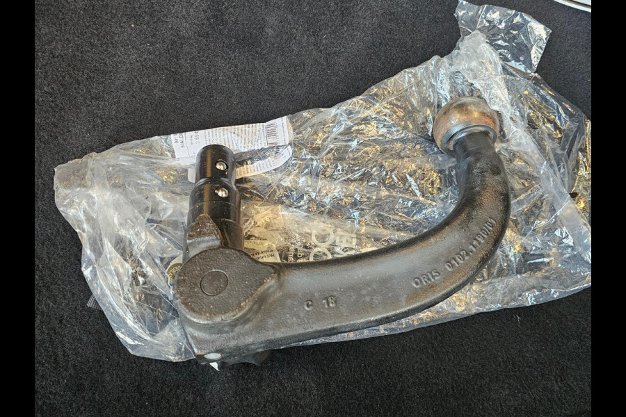 Opel Insignia Grand Sport 1.5 Turbo Innovation Leder | Stuurwielverwarming | verwarmde stoelen v + a | afneembare trekhaak | Panoramadak | Zeer luxe uitvoering! Etc.