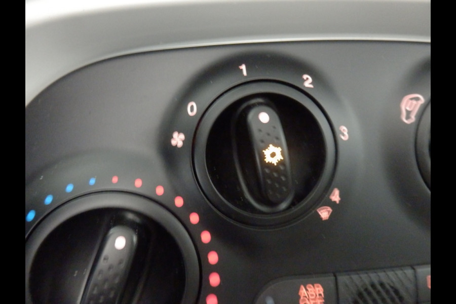 Fiat 500C Hybrid | Dolcevita | Apple Carpl / Andr. Auto | Cruise ctrl |