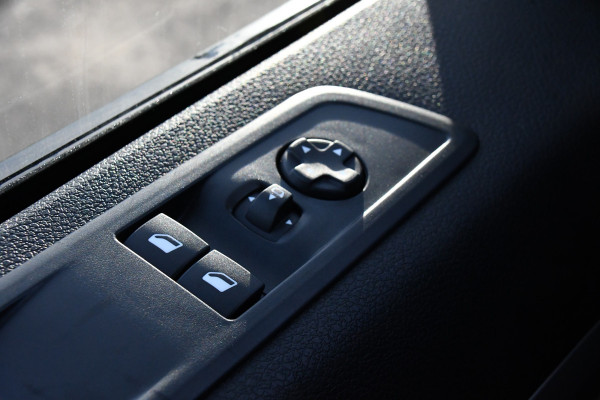 Citroën Jumpy 2.0 145 L3 DC Black Edition DEMO, 360 Camera, Cruise, Carplay, 2 x Schuifdeur, Clima, Keyless, NAVI, Automaat, Uniek!