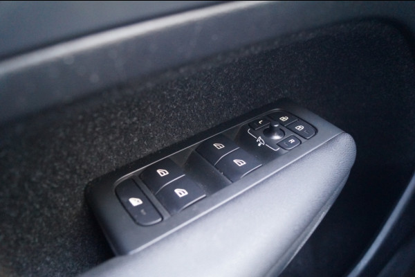 Volvo XC40 1.5 T3 163pk Automaat R-Design -NAVI-ECC-CAM-LED-