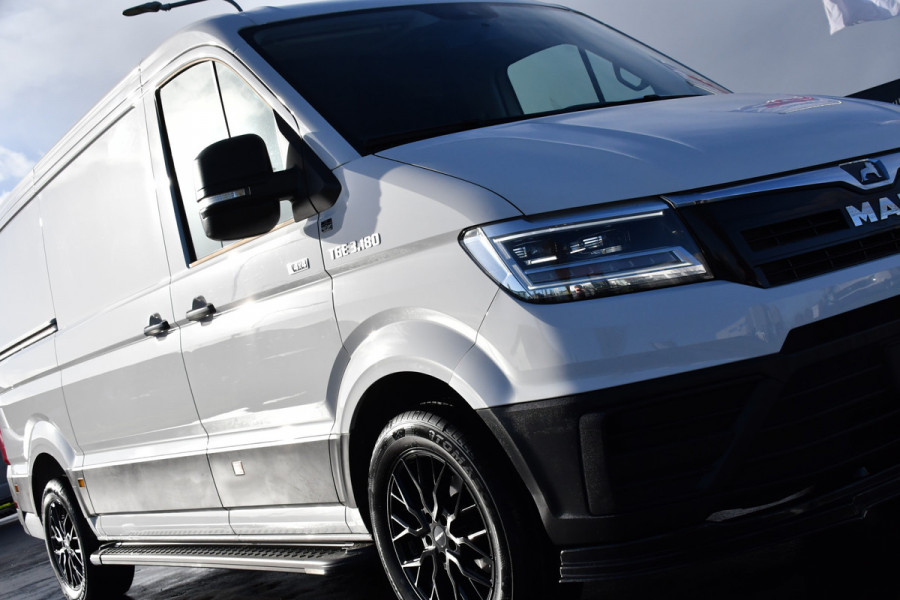 MAN TGE 35 2.0 L3H2 4x4 PB Edition Camera, Carplay, 177pk, LED, Stoelverwarming, Clima, Automaat, Trekhaak, Uniek!