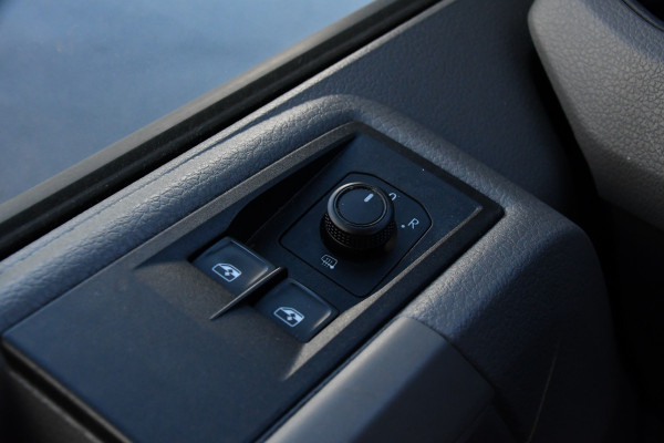 MAN TGE 35 2.0 L3H2 4x4 PB Edition Camera, Carplay, 177pk, LED, Stoelverwarming, Clima, Automaat, Trekhaak, Uniek!