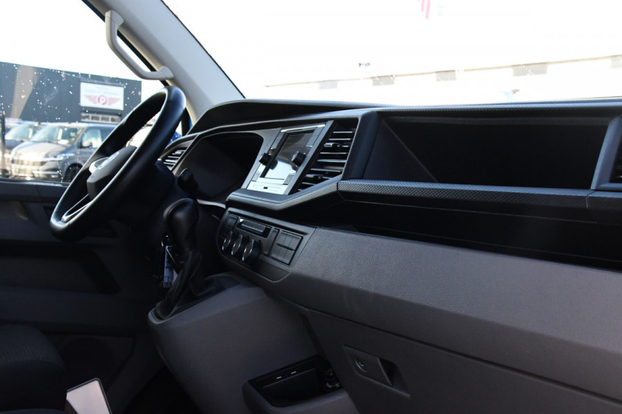 Volkswagen Transporter 2.0 TDI L2H1 Bulli Edition Adaptieve Cruise, Camera, Carplay, LED, Stoelverwarming, Trekhaak, Multimedia, 150pk, Automaat, Standkachel, Uniek!
