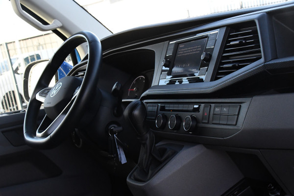Volkswagen Transporter 2.0 TDI L2H1 Bulli Edition Adaptieve Cruise, Camera, Carplay, LED, Stoelverwarming, Trekhaak, Multimedia, 150pk, Automaat, Standkachel, Uniek!