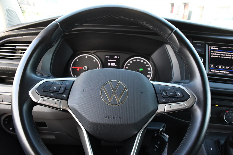 Volkswagen Transporter 2.0 TDI L2H1 Bulli Edition Adaptieve Cruise, Camera, Carplay, LED, Stoelverwarming, Trekhaak, Multimedia, 150pk, Automaat, Standkachel, Uniek!