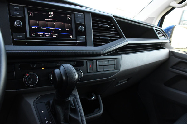 Volkswagen Transporter 2.0 TDI L2H1 Bulli Edition Adaptieve Cruise, Camera, Carplay, LED, Stoelverwarming, Trekhaak, Multimedia, 150pk, Automaat, Standkachel, Uniek!