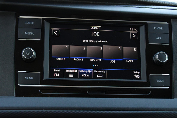 Volkswagen Transporter 2.0 TDI L2H1 Bulli Edition Adaptieve Cruise, Camera, Carplay, LED, Stoelverwarming, Trekhaak, Multimedia, 150pk, Automaat, Standkachel, Uniek!