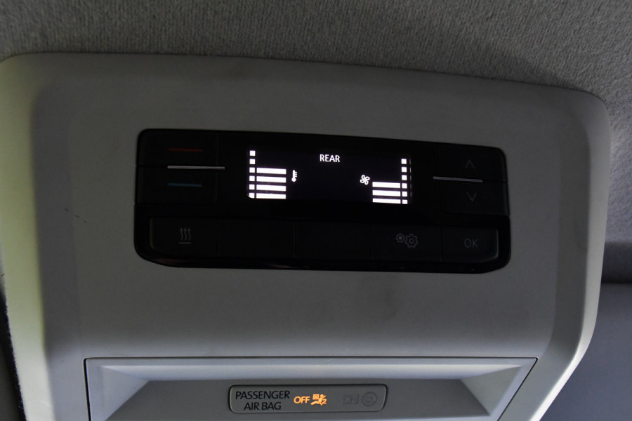 Volkswagen Transporter 2.0 TDI L2H1 Bulli Edition Adaptieve Cruise, Camera, Carplay, LED, Stoelverwarming, Trekhaak, Multimedia, 150pk, Automaat, Standkachel, Uniek!