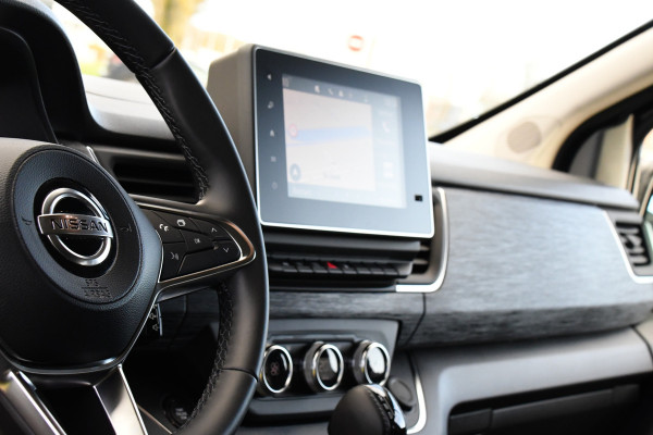 Nissan Primastar 2.0 dCi 150 L2H1 DC Black Edition 5 Jaar Garantie, Camera, Cruise, LED, Stoelverwarming, 2 x Schuifdeur, Clima, Automaat, Keyless, Uniek!