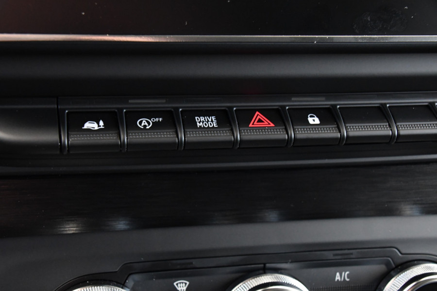 Nissan Primastar 2.0 dCi 150 L2H1 DC Black Edition 5 Jaar Garantie, Camera, Cruise, LED, Stoelverwarming, 2 x Schuifdeur, Clima, Automaat, Keyless, Uniek!