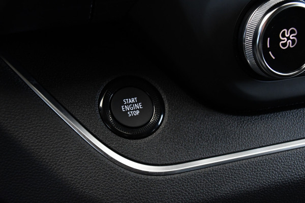 Nissan Primastar 2.0 dCi 150 L2H1 DC Black Edition 5 Jaar Garantie, Camera, Cruise, LED, Stoelverwarming, 2 x Schuifdeur, Clima, Automaat, Keyless, Uniek!