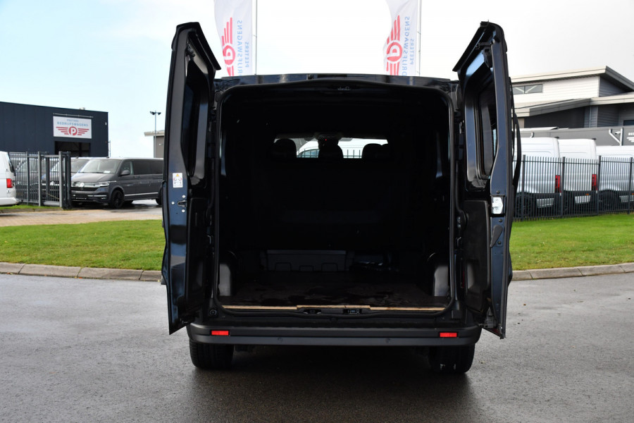 Nissan Primastar 2.0 dCi 150 L2H1 DC Black Edition 5 Jaar Garantie, Camera, Cruise, LED, Stoelverwarming, 2 x Schuifdeur, Clima, Automaat, Keyless, Uniek!