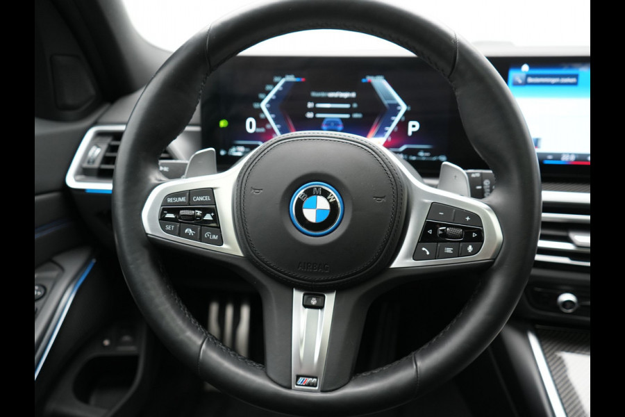 BMW 3 Serie Touring 330e M Sport Pro Plug In Hybrid 292pk Dealer O.H. PHEV | Widescreen Navi | Trekhaak Af Fabriek | Panodak | Adaptive Cruise | Camera |  Alcantara Sportstoelen Memory & Verwarmd | Sfeerverlichting | Apple Carplay | Stuur Verwarmd | Navigatie |