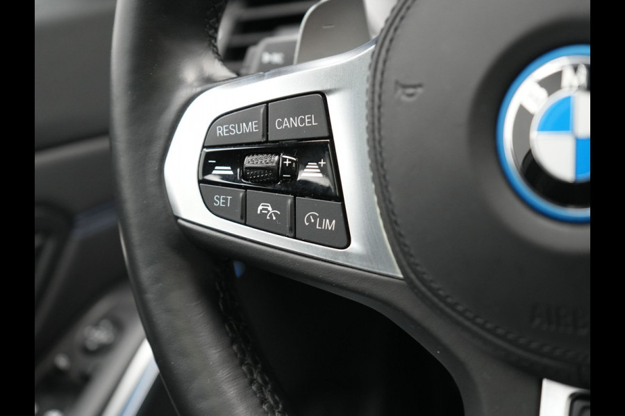 BMW 3 Serie Touring 330e M Sport Pro Plug In Hybrid 292pk Dealer O.H. PHEV | Widescreen Navi | Trekhaak Af Fabriek | Panodak | Adaptive Cruise | Camera |  Alcantara Sportstoelen Memory & Verwarmd | Sfeerverlichting | Apple Carplay | Stuur Verwarmd | Navigatie |