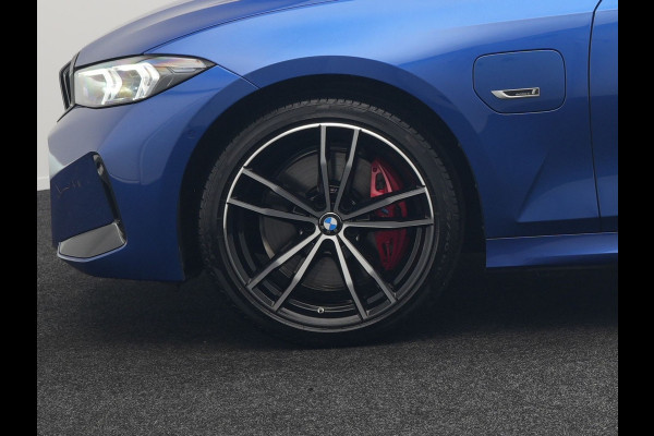 BMW 3 Serie Touring 330e M Sport Pro Plug In Hybrid 292pk Dealer O.H. PHEV | Widescreen Navi | Trekhaak Af Fabriek | Panodak | Adaptive Cruise | Camera |  Alcantara Sportstoelen Memory & Verwarmd | Sfeerverlichting | Apple Carplay | Stuur Verwarmd | Navigatie |