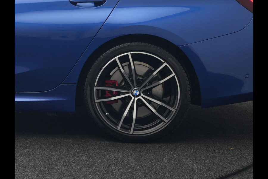 BMW 3 Serie Touring 330e M Sport Pro Plug In Hybrid 292pk Dealer O.H. PHEV | Widescreen Navi | Trekhaak Af Fabriek | Panodak | Adaptive Cruise | Camera |  Alcantara Sportstoelen Memory & Verwarmd | Sfeerverlichting | Apple Carplay | Stuur Verwarmd | Navigatie |