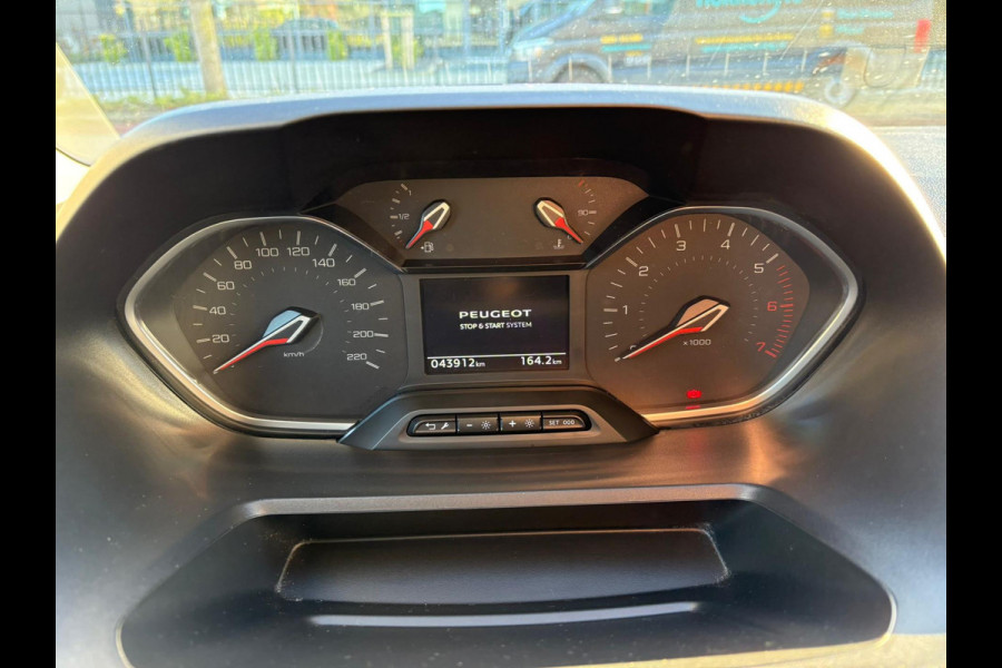 Peugeot Rifter 1.2 Puretech Allure PANO WEINIG KM