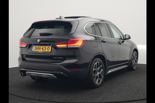 BMW X1 xDrive25e Sportline Plug In Hybrid 222pk Dealer O.H. PHEV | Trekhaak Afn. | Panodak | Head Up | Lederen Sportstoelen Verwarmd | LED Koplampen | Sfeerverlichting | Navigatie | Cruise Control | DAB |